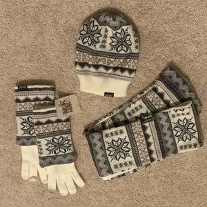 Muk Luks Women's Convertible Hat, Gloves, and Scarf Set Cream One Size